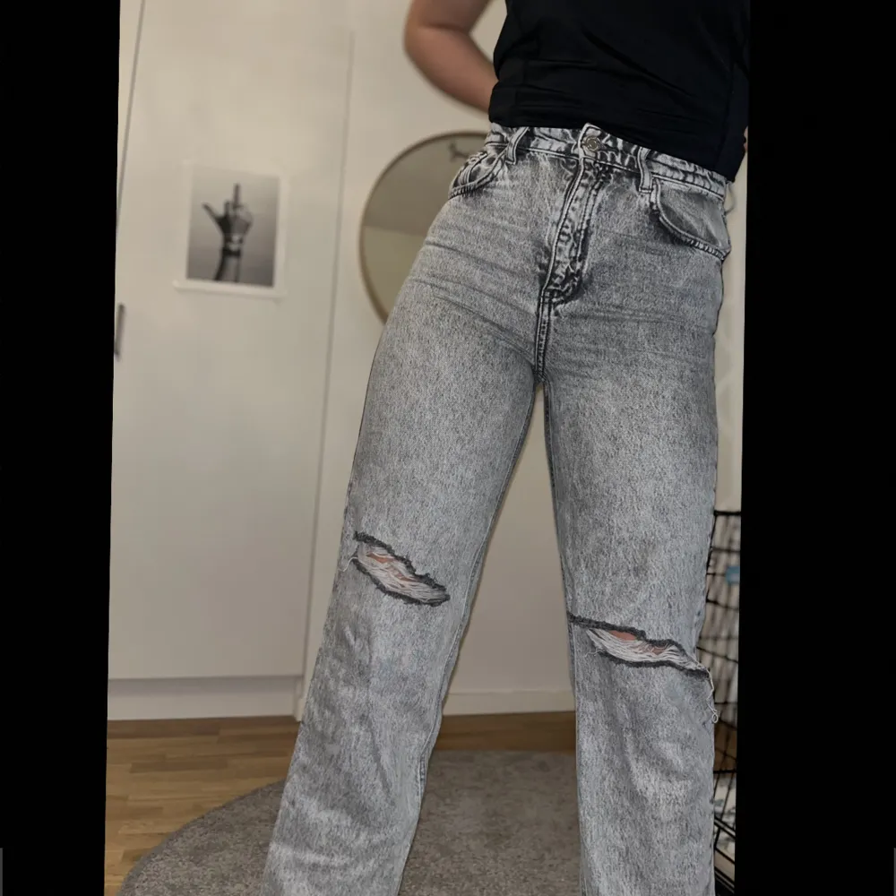 Använd ungefär 5 gånger. Köpt för ca 400kr. Jeans & Byxor.