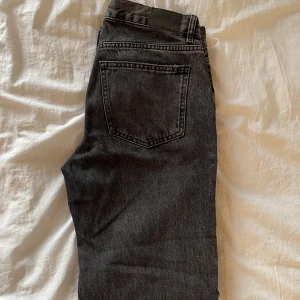 Gina jeans  - Jeans från Gina Tricot, i fint skick. Säljer pga de blivit för stora. Storlek 36, 250kr