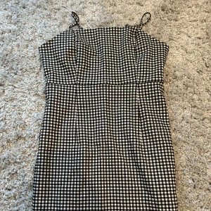 Rutig klänning xs-s - Rutig klänning  