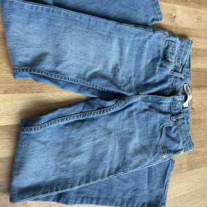 Ett par Low Waits Levis jeans bra skick har aldrig använda då jag råka köpa fel storlek.