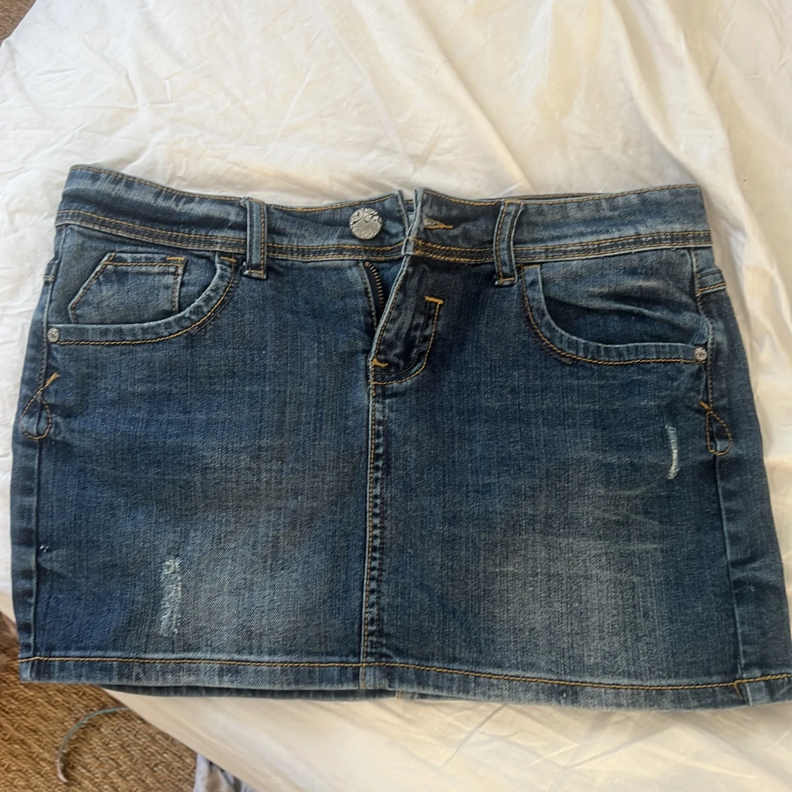 Lågmidjad jeanskjol  - 90