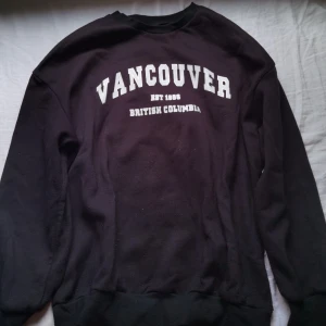 Sweatshirt - Så skön material och lite tjock. 