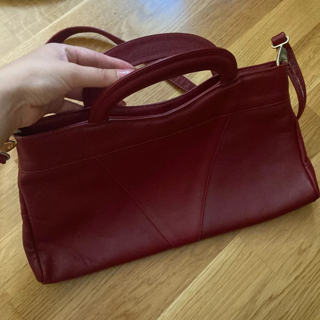 Röd väska - 90