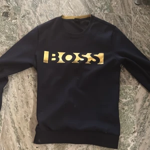 Hugo boss tröja  - En Hugo boss tröja använd en gång nu pris 1300