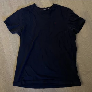 Tommy hilfiger Tshirt - Väldigt bra skick storlek S