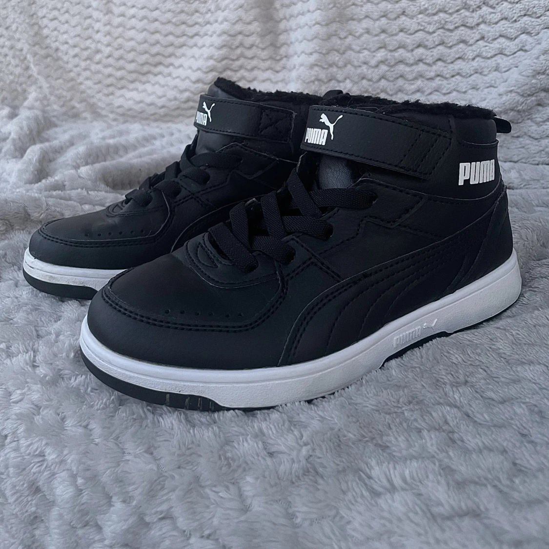 Puma Rebound Joy Fur Junior. Storlek 34