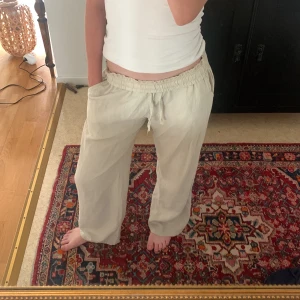 Linnebyxor - Hejj! Säljer jätte snygga linnebyxor som Inte kommer till användning💗