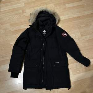 Canada goose emory Parka jacket Storlek: S Cond: 9/10 Pris: 7499kr