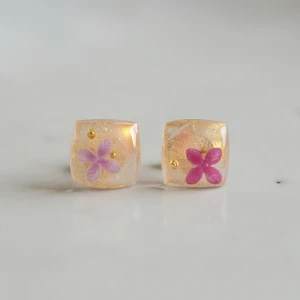 Handgjorda örhängen - Resin örhängen by me :) 