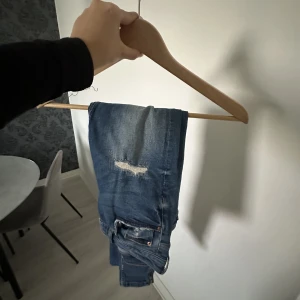 Jeans från gina.  - Bra skick. Super snygga. Gammal modell som ej finns längre! 