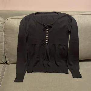 Siden/ull tröja jättefin - Superfin stickad tröja i siden och ull, så mjuk, varm och skön! Se mina andra annonser - bra paketpris vid köp av flera plagg!