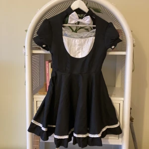 Maidklänning kawaii - Söt maid klänning i storlek S, passar bekvämt en strl 36!  Skriv om frågor 