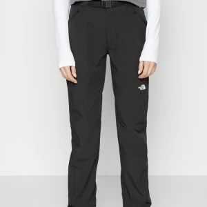 NorthFace byxor  - Har knappt används, säljs för de är gränsen till kort på mig. Jättefin passform och väldigt bekväma. 