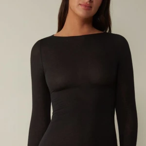 Intressekontroll Intimissimi tröja  - Intresse koll på min Intimissimi tröja. Svart i storlek S. Klicka INTE på köp nu utan att skriva till mig då det är en intressekoll🙏🏻🙏🏻