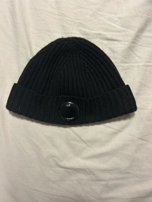 CP company mössa - Använd endast ett par gånger. Bra skick