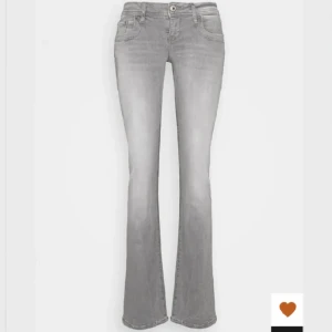 LBT jeans Valerie  - Säljer de populära LBT jeansen, mycket fint skick! Säljer då de är förs stora på mig:( midja 40, innerben 80) jag är 180cm lång för referens!