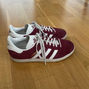 Adidas gazelle - Säljer mina älskade adidas gazelle!💗Storlek 38, köparen står för frakt!💗
