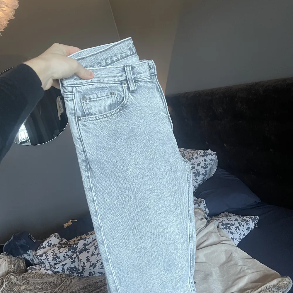 Snygga hope jeans i deras kända gråa färg. Fint skick . Jeans & Byxor.