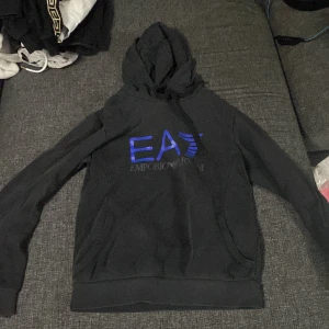 Huddie  - Bra material 