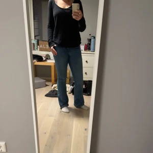 Tunn tröja  - Säljer jätte fin tunn tröja. Lite använd. Kjöpt för 519kr