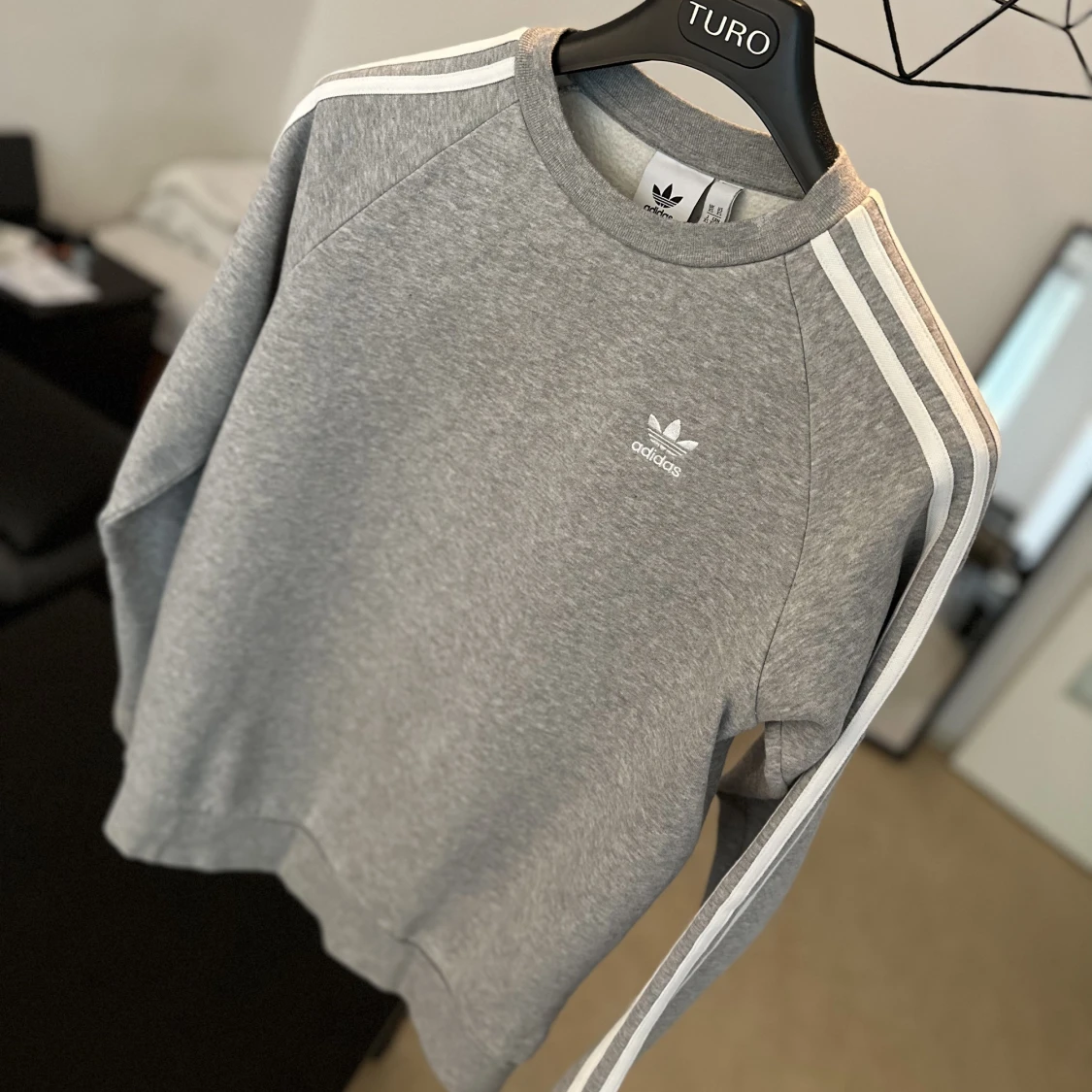 Adidas Sweatshirt - ljusgrå -storlek XS - 91