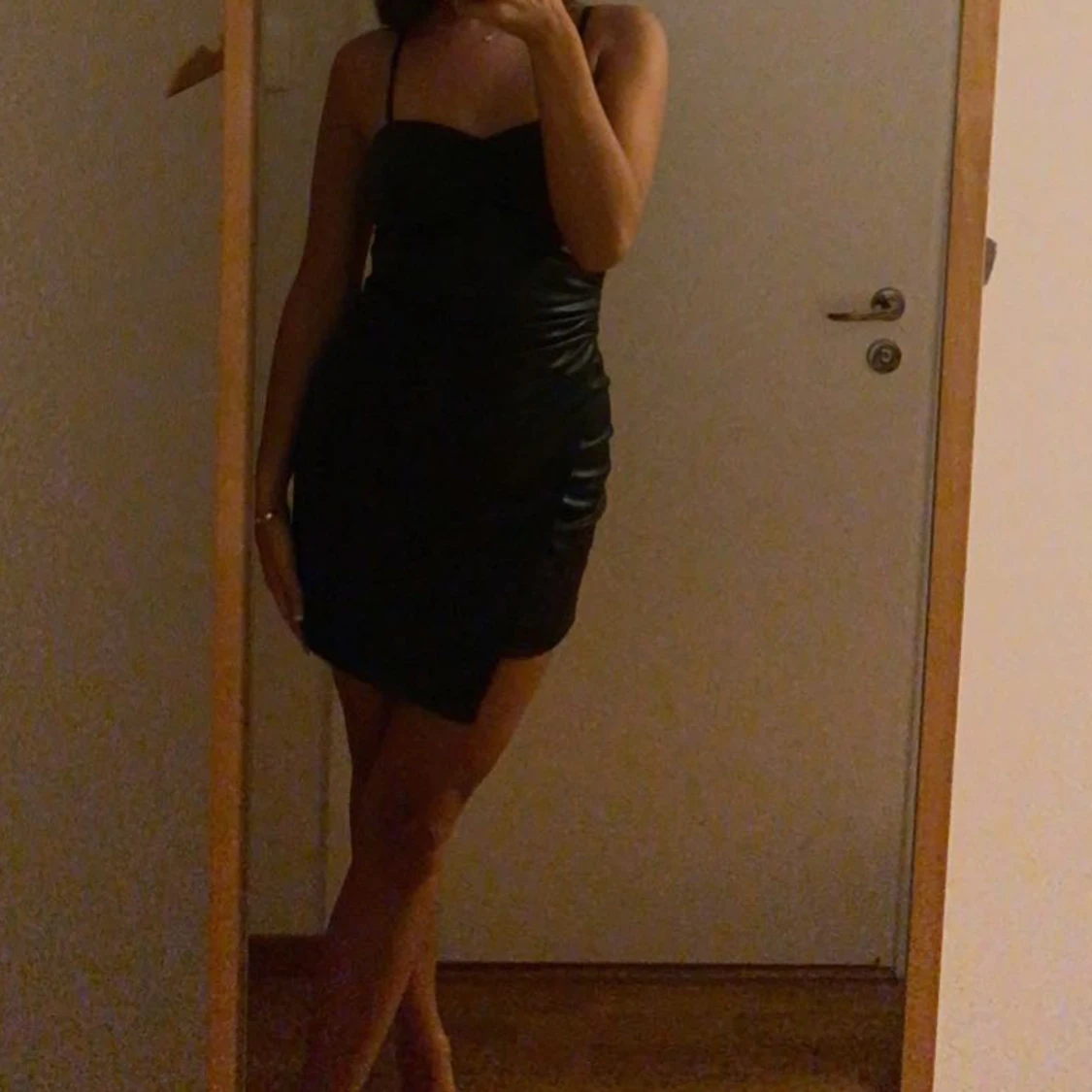 Miniklänning i skinnimmitation - 90