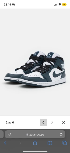 Jordans - Säljer mina Jordan 1 Mid i färgen ”Dark teal” Dem är i använt sick men med bra kvalite. Köpta för 2600kr! 