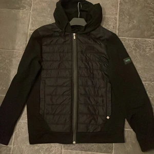 Hugo boss  - Hugo Boss Kofta, Frågor besvaras i Dm!