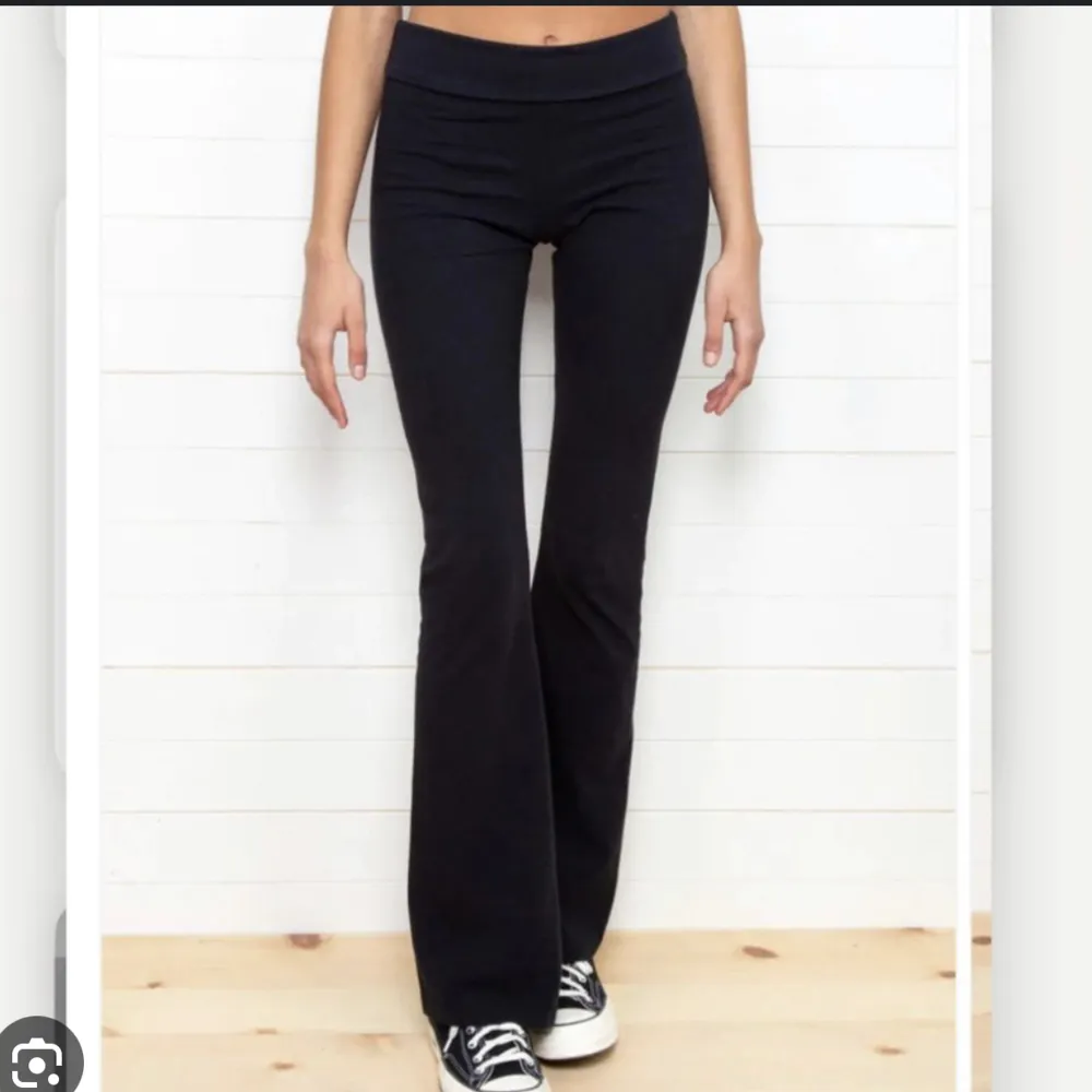 Yoga pants från brandy Melville, storlek s/m. . Jeans & Byxor.