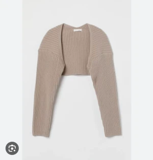 Bolero  - Hej, säljer nu min bolero som jag använt cirka 2ggr, säljer pga att den inte kommer till användning längre. Priset kan diskuteras🫶🏽