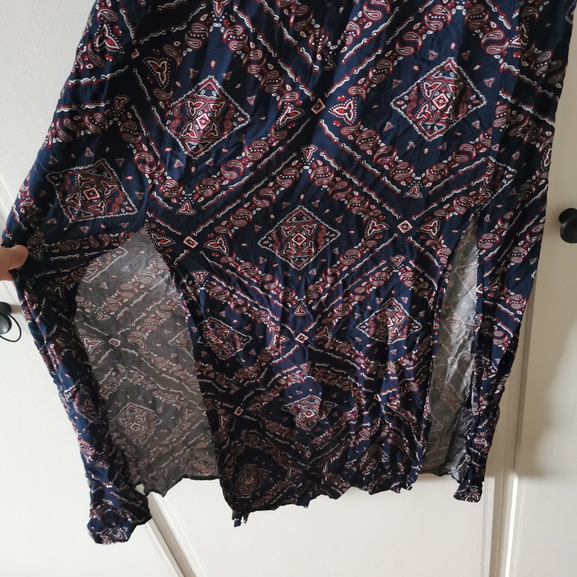 Klänning med slits på varsin sida - 91