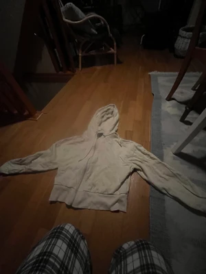 Mysset  - Mysset från Lager 157 bestående av Hoodie respektive mjukisbyxor i L/XL och L. Använd endast ett fåtal gånger 