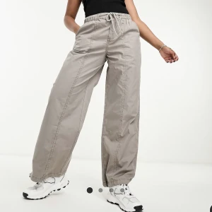 Helt nya (prislapp kvar)  - Säljer dessa fina pga försenad returnering, köptes för 520 kr. (Prislapp kvar) 