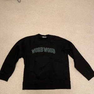 Wood Wood sweatshirt - Storlek L (liten i storlek), Bra skick