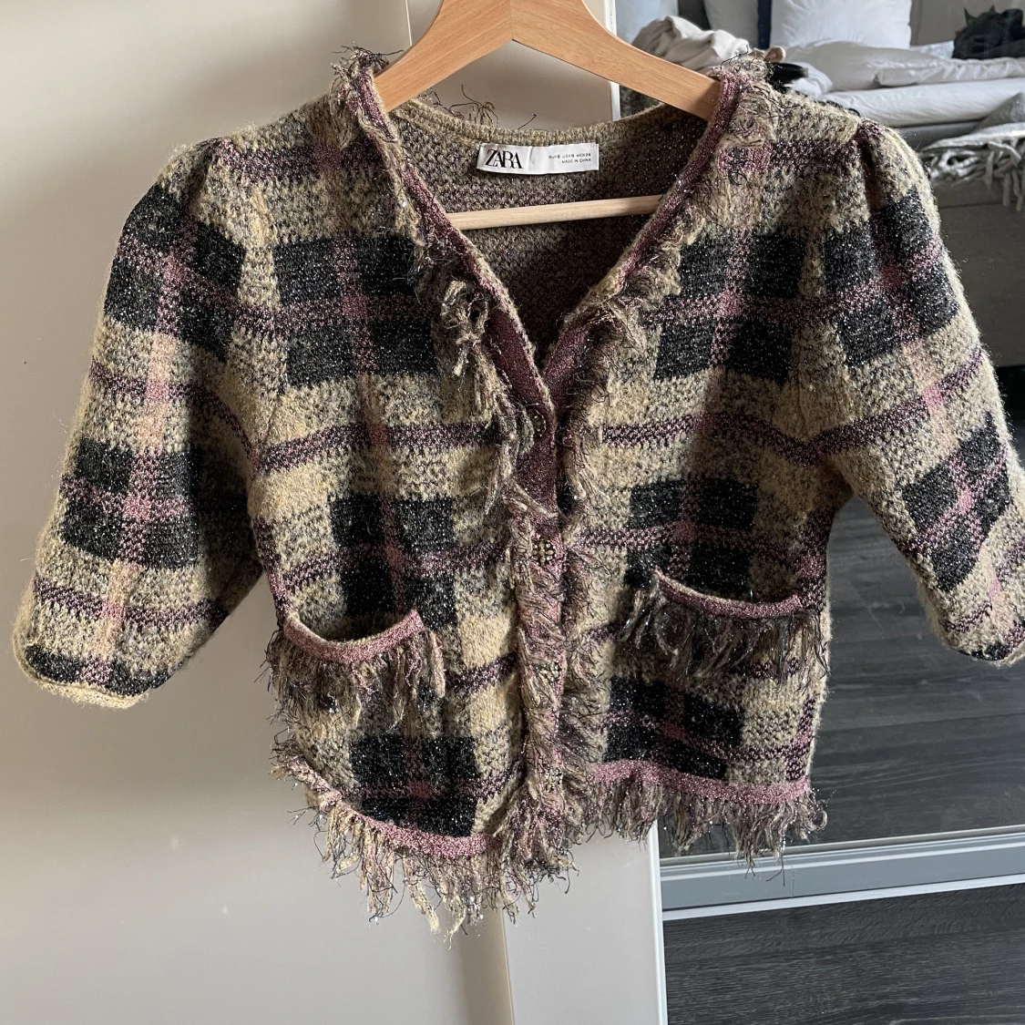 Zara topp med knäppe