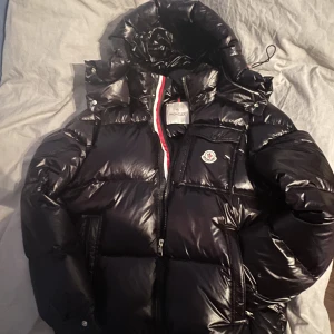 Moncler montbeliard jacka  - Fint skick i storlek 2