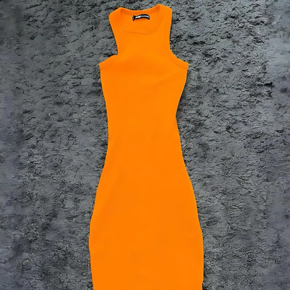 Orange klänning, stl XSS🥰. Klänningar.