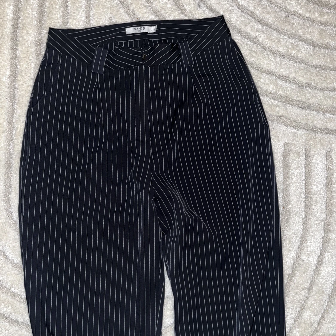 Blåvit randiga byxor  - 90