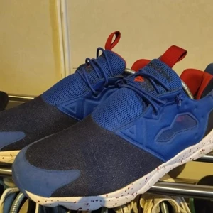 Reebok fury lite - Snygga reebok bra skick, dock med ganska nött undersida