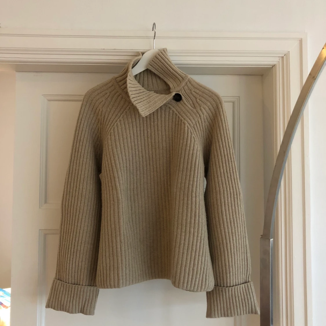 Arket begie skickad tröja