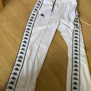 Kappa byxor - Inköpa för ca 2/3 år sen , använda en gång. Storlek S. Nyskick