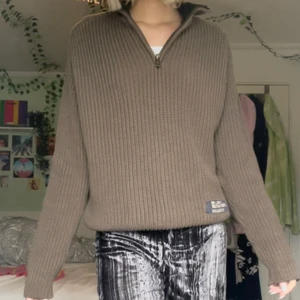 Brun stickad tröja  - Brun stickad varm kofta 💕💕💕 ger rabatt vid köp av flera plagg 💕💕