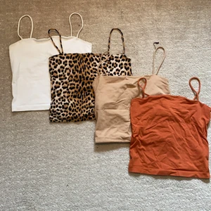 Linnen  - Linnen ifrån Ginatricot. 1st för 15 kr eller alla fyra för 50 kr. Men kan sälja billigare då jag mest vill bli av med de.