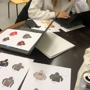 Tröjorna är nu släppta på @CIRCLE.UF - TRÖJORNA ÄR NU SLÄPPTA PÅ @CIRKLE.UF