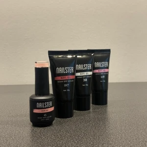 Acrylgel och färg från Nailster  - 3 stycken Acrylgel samt en färg från Nailster. Allt är nytt och helt oanvända, bara öppnade för att kolla på färgerna. Säljer på grund av att färgerna ej var som jag ville. Allt är köpt för 716 kr och mitt pris är 300 då allt är oanvänt.  ( rosa och vita polygel är sålda)