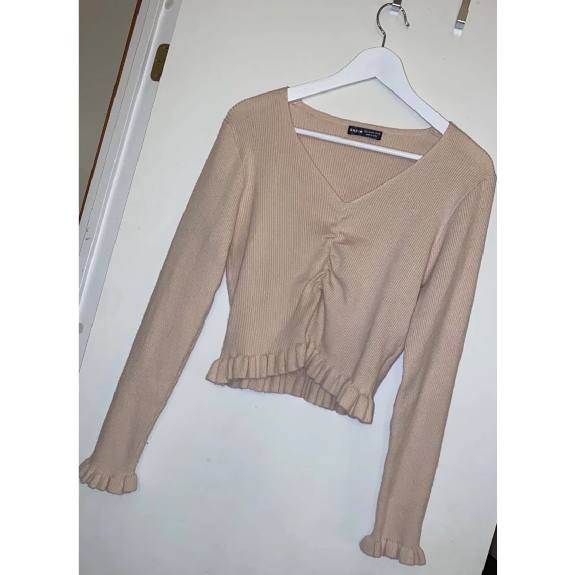 Beige stickad tröja 