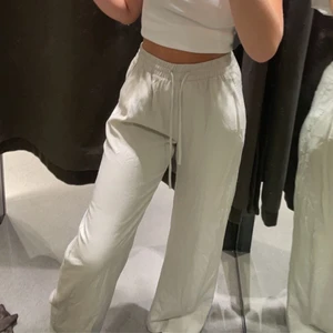 Zara byxor - Jätte fina byxor från zara strl xs