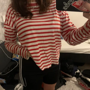 Randig tröja - Randig tröja från Gina tricot i bra skick  [40kr+frakt] Storlek S men passar XS-M