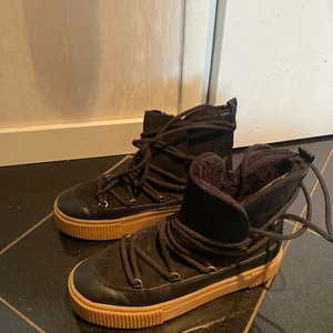 Vinterskor - Jättefina vinterskor använda 1gång i storlek 37.