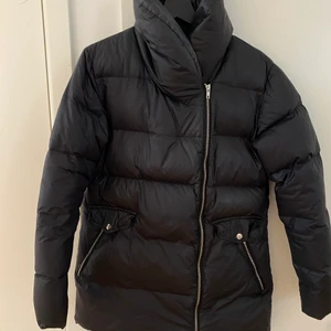 Dunjacka filippak - Svart dunjacka i bra skick från Filippak